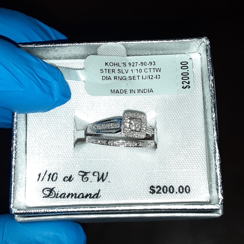 NWT  1/10ct t.w. Diamond Ring SET!! "size 7"